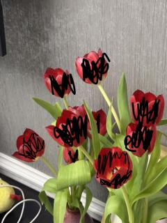 “渴望拥有爱,更渴望付出爱。当遇到选择时,你是否可以看清自己