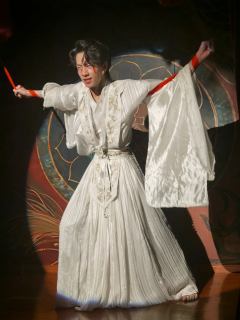 “璃火灯亮照四域，爱恨情仇难分舍。”

📍本场演绎人员：
