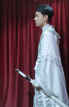 “璃火灯亮照四域，爱恨情仇难分舍。”

📍本场演绎人员：

