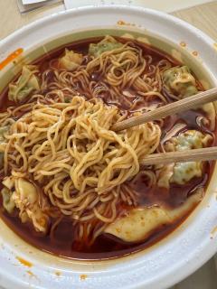 以悖论作为锚点,用设定带动还原。
今年最后一次推理本体验