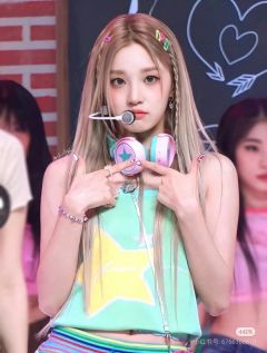 雨琦弟弟超美妆造盘点
你最喜欢哪一套？草莓🍓音乐节   F