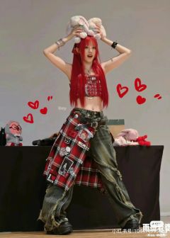 雨琦弟弟超美妆造盘点
你最喜欢哪一套？草莓🍓音乐节   F