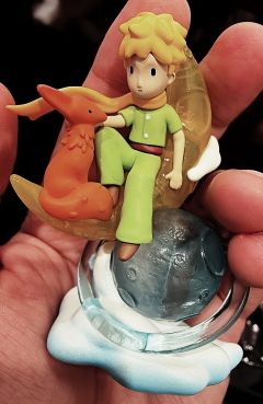 
“当勇敢的蜂鸟，带着那份永恒且热烈的爱，坚定地向你走来，小