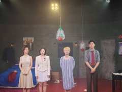 和电影《消失的她》剧情类似的话剧版
场景设置主要是男主的房间