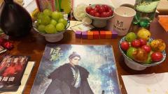 【含剧透】
因为喜欢,所以想要靠的近一点。因为喜欢,所以想