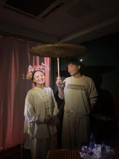 外婆是白发的女孩子,是世界上最顽皮的人,也是世界上胆子最大的