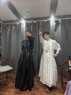 神不怜悯世人,只怜悯你。
📚剧本:璃火
🎬角色:月寒