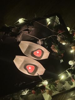 “灵岚，舍得身前人，不顾身后事，不叫潇洒。”
爱过，恨过，放