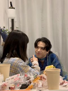 “太喜欢群像了，看着他们从四面八方聚在一起，几个各不相同的人
