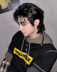 朴成训1208生日快乐！希望以后都能一直幸福下去 好好吃饭好