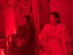 枯木逢春待璇胡，云海情深祭云间。

类型：古风 暗黑仙侠 互