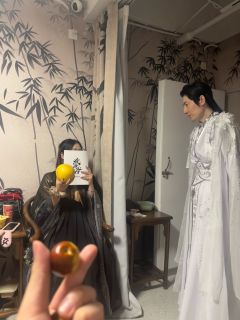 枯木逢春待璇胡，云海情深祭云间。

类型：古风 暗黑仙侠 互