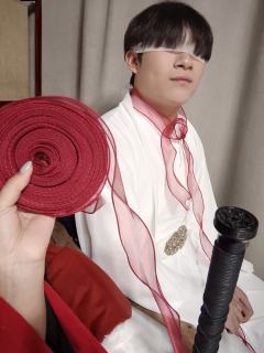 【能让人甘愿做一个被全天下唾弃的罪人的,只有爱。】
前方高能