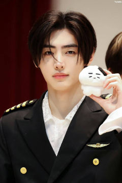 Happy Sunghoon Day🍰因为sweet ve