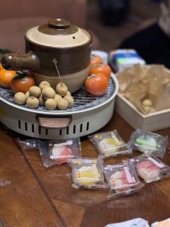 《红豆2：月光》
天上无数次投下来的月光
就像家人永远在我们