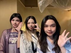从一开始就殊途的两个人终究不能同路。
就像,月映江山万物,唯