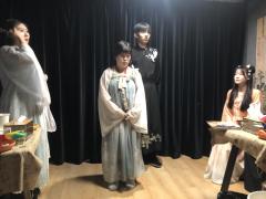 “醉里挑灯看剑,梦回吹角连营。八百里分麾下炙,五十弦翻塞外声