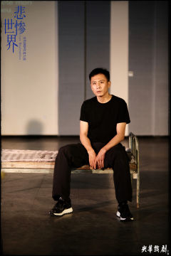 📖推荐理由
改编自家喻户晓的世界名著《悲惨世界》。舞台剧采