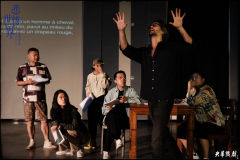 📖推荐理由
改编自家喻户晓的世界名著《悲惨世界》。舞台剧采