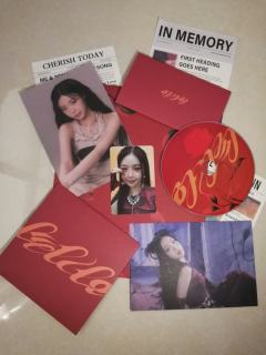 今天买了susu的专辑了！自认为拍的不错，最后是六人！