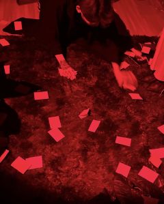 被偏爱的都有恃无恐
爱我就要如我所愿

体验店铺：  @此间