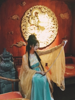 天地同寿 日月同光 无人同行 无人同心
人数:3男3女
时