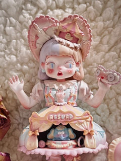 世界就像巨大的马戏团 散场后有限温存 无限心酸 蒙上眼睛好像