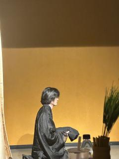 宁肯枝头抱香,千风万雪,依旧绝艳
但是现在这场雪
是在惋惜