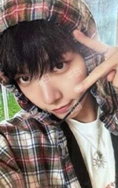 蹲明宰铉这两张