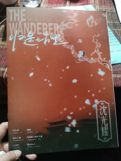 🌙“月亮不会太刺眼，它清冷而温柔。”
月亮本身是不会发光的