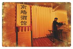 谁不是在烂泥里挣扎求生?
一身皮肤溃烂生疮,而心也早已空空