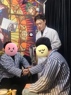 向日葵是一种永远向着太阳生长的植物，我把它送给你，希望你永远