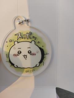 宝宝好可爱 在路上就撕了 