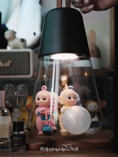 谁懂呀 真的太可爱了了
他们四个可以一起收纳再都在灯具里面耶