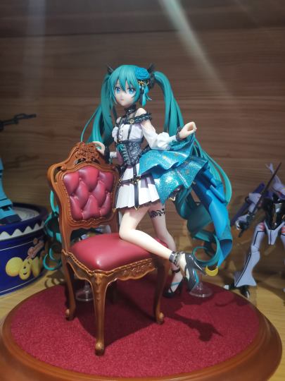 超美的一只葱，唯一缺点是膝盖骨质增生让我不能配别的道具了，明明十年前的相框葱都能磁吸(•̩̩̩̩＿•̩̩̩̩)