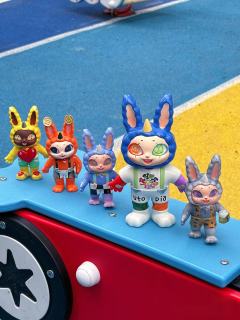 下楼带Agan晒太阳咯☀
今天粗太阳啦！带上150％的乌托邦