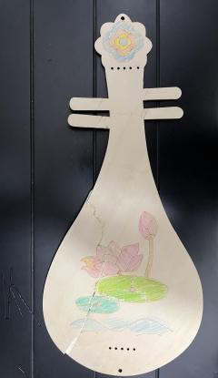 “哎呦小情郎你莫愁,
此生只为你挽红袖,
三巡酒过月上枝头,