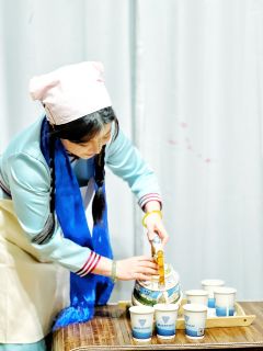 悠悠寸草心文笔很好，很多地方有点像散文诗，是个非常温馨感人的