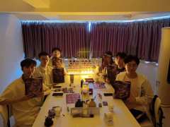 《破界》一周年啦，身边朋友都二刷三刷六刷《灵校》了，抵制住各